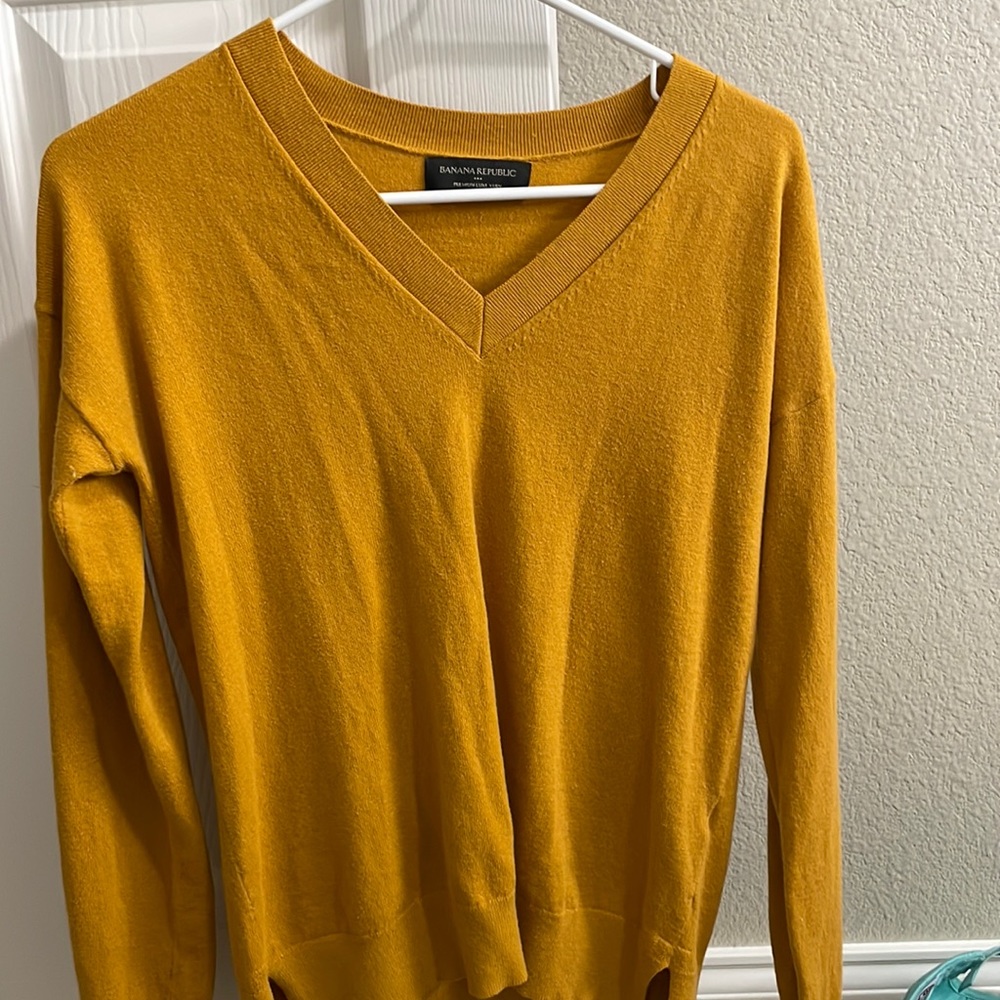 Yellow v neck banana republic sweater